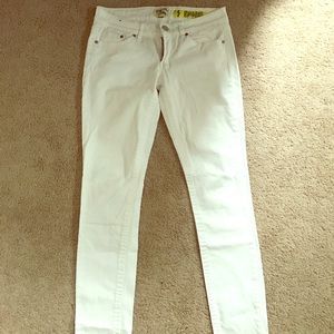 White skinny jeans